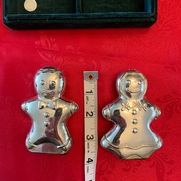 Neiman Marcus Silverplate Salt/Pepper Shakers. EUC - Picture 4 of 8